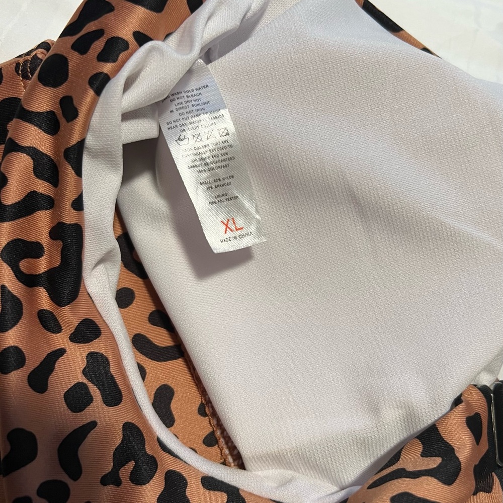 LEOPARD PRINT ACTIVEWEAR - Picture 2 of 6